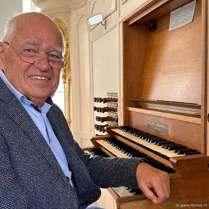 Organist Henk Kamphuis (82) neemt afscheid van zijn 'tweede thuis', het orgel van de  Grote Kerk in Almelo