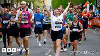 Roads closed as London Marathon takes place