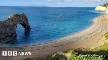 Durdle Door beach steps shut for week-long repairs