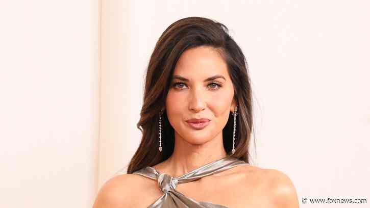 Olivia Munn disguises 'battle wounds' from double mastectomy: 'Makes me a little sad'