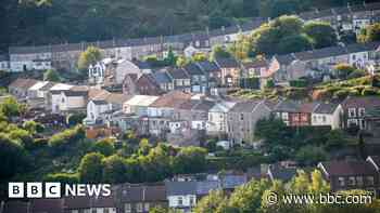 House prices in Wales fall by 6.5% in a year