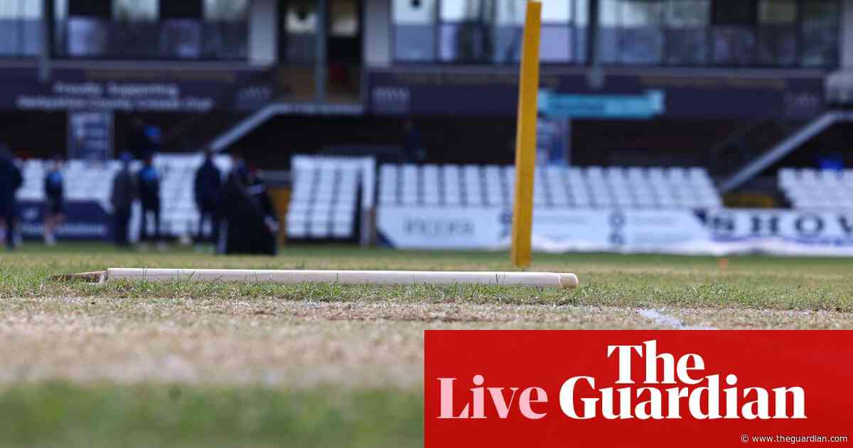 County cricket: Warwickshire v Hants, Kent v Surrey, Notts v Somerset and more