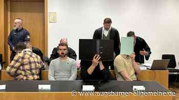 Plädoyers im Böllerwurf-Prozess: Angeklagte ringen um Fassung