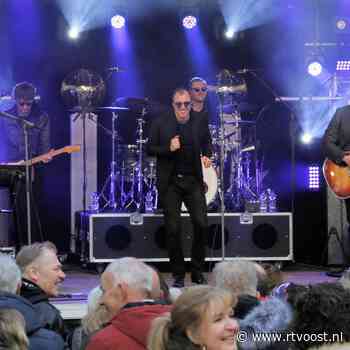 In Beeld: Bee Gees Tribute Band in Markelo