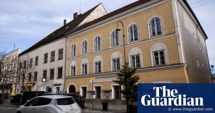Four Germans caught marking Hitler’s birthday at his house