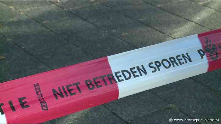 Almere - Baken Stad College Almere ontruimd vanwege bommelding: 'Goed schrikken'