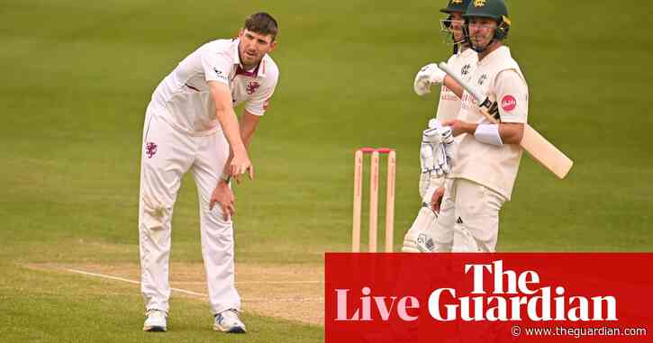 County cricket: Warwickshire v Hants, Surrey beat Kent, Notts and Somerset draw
