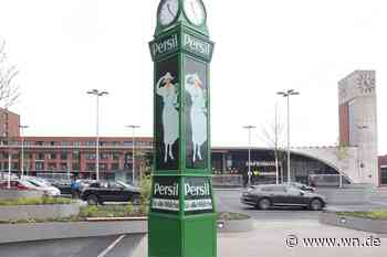 Original-Persil-Uhr steht am Hafenmarkt