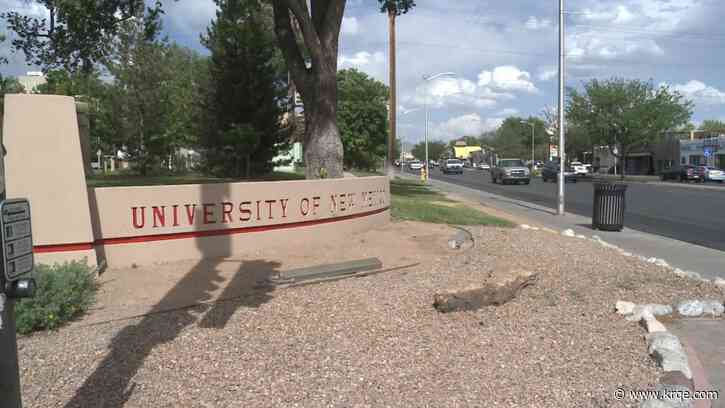UNM business students place in top 5 during sales competition