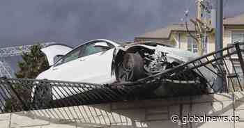 Driver extracted, 3 sent to hospital after 2-car crash in Surrey