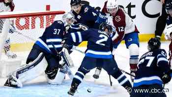 Jets, Avalanche goalies reset after Winnipeg's wild win in Round 1 opener
