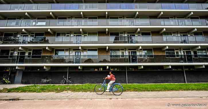 Arnhem wil de schulden van 40 tot 60 gezinnen in de armste wijk van Nederland kwijtschelden: ‘Geldzorgen houden alles tegen’