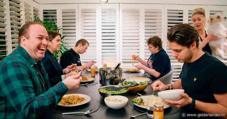Waarom maker van De Bauers brood zag in de familie als realitysoap: ‘Gastvrijheid en eten’