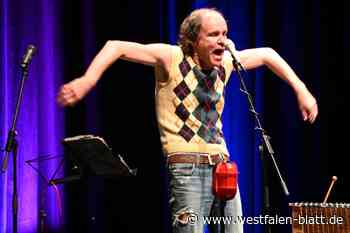 Comedian Olaf Schubert lockt 1000 Besucher in die Stadthalle Beverungen