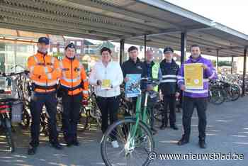 Stad en politie houden actie rond fietsdiefstalpreventie aan het station, ook nieuw registratiesysteem voorgesteld