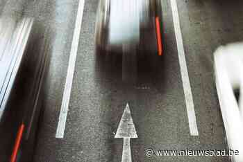 Snelheidsduivel vlamt tegen 204 km per uur over snelweg: “Zo gebruik je de wagen als een wapen”