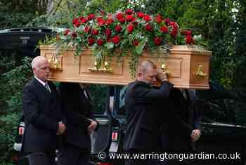 Lord Hoyle funeral service saw more than 400 people attend