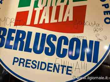 Vandali oltraggiano la memoria di Silvio Berlusconi: colpita la sede di Forza Italia