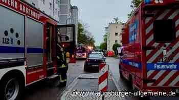 Feuer bricht in Wohnung in Augsburger Mehrfamilienhaus aus