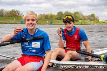 Wallingford School pupils celebrate success rowing regatta