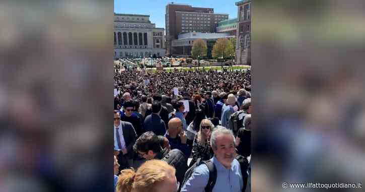 Usa, centinaia di docenti della Columbia si uniscono alla protesta degli studenti pro Gaza: “Sconvolti dagli arresti e dal pugno duro”