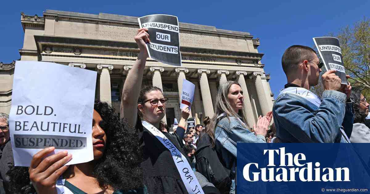 Columbia faculty members walk out after pro-Palestinian protesters arrested