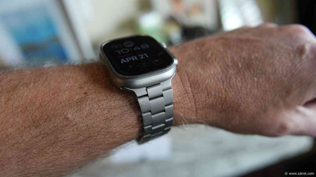 One feature makes this the best Apple Watch titanium band available