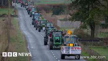Farmers hold 'tractor run' in pylon protest