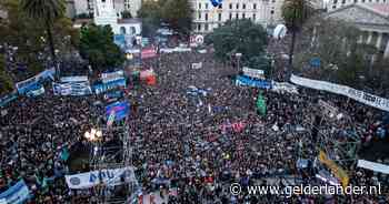 Honderdduizenden Argentijnen de straat op uit protest tegen bezuinigingen regering Milei