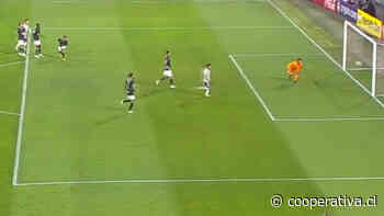 [VIDEO] El palo evitó un golazo de Paiva para Colo Colo ante Alianza Lima
