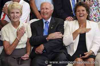 Brian Tobin, former president of the International Tennis Federation, dies at age 93