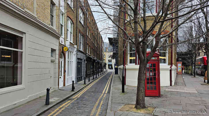 London’s Alleys: Albemarle Way, EC1