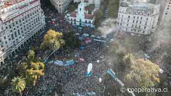 Miles de argentinos marcharon para defender la educación pública