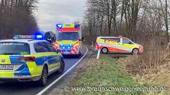 Unfall vor Herzberg: Feuerwehr muss Auto aufschneiden