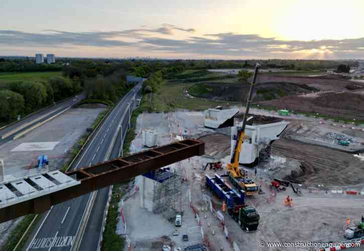 Contractors jack 1,100t viaduct into place in 13-hour operation