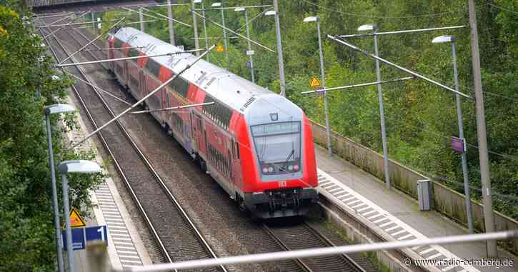 80-Jähriger in München beinahe von Zug erfasst