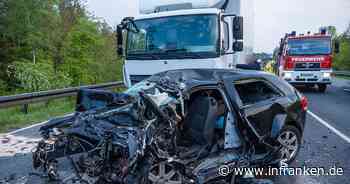 B505 bei Bamberg: Frontale Kollision mit Lkw - Fahrerin stirbt an Unfallstelle