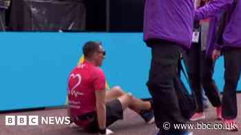 Teacher completes London Marathon with broken leg