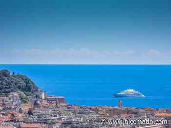Le Golden Odyssey, un des plus grands yachts au monde et à l'histoire controversée, au mouillage à Nice
