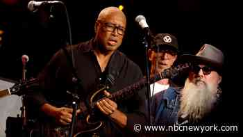 Yankees legend Bernie Williams to make debut with New York Philharmonic