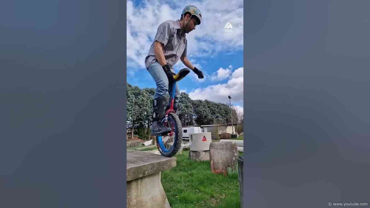 A mind-bending performance in the park by @mael_unicyclist