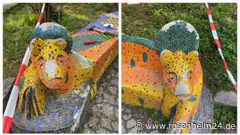 „Eine Riesen-Sauerei“ - Mosaikbänke in Rosenheim Opfer von Vandalismus