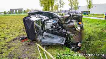 112-nieuws: auto slaat over de kop in Asten • ongeluk op N69