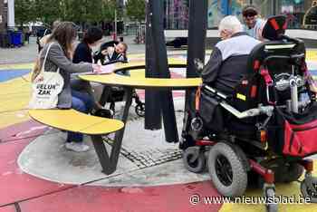 Toegankelijke en leeftijdsvriendelijke picknickbank is extra rustpunt op Hopmarkt