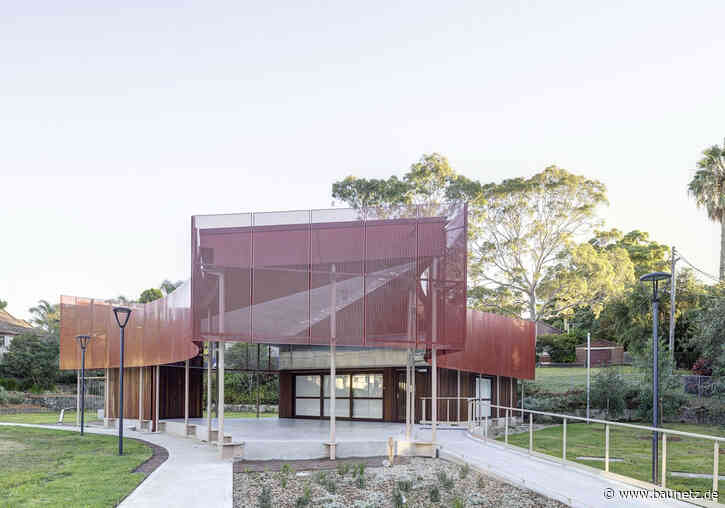 Ein Y mit roter Rüstung
 - Gemeinschaftspavillon bei Sydney von Sam Crawford Architects