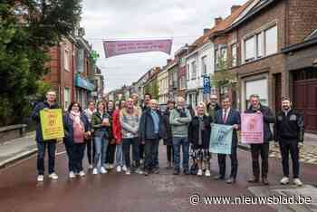 Handelaars gaan met campagne Kraaknette Ardooisesteenweg voor nog nettere buurt