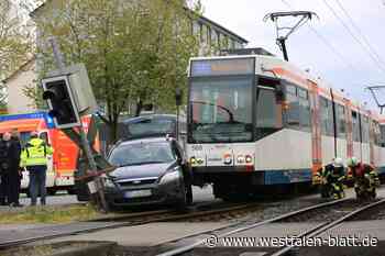 Zwei Verletzte bei Unfall mit Stadtbahn in Bielefeld