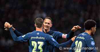 Peter Bosz euforisch na 'beste' wedstrijd van PSV dit seizoen: ‘Heb alleen maar staan klappen’