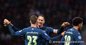 Peter Bosz euforisch na 'beste' wedstrijd van PSV dit seizoen: &lsquo;Heb alleen maar staan klappen&rsquo;