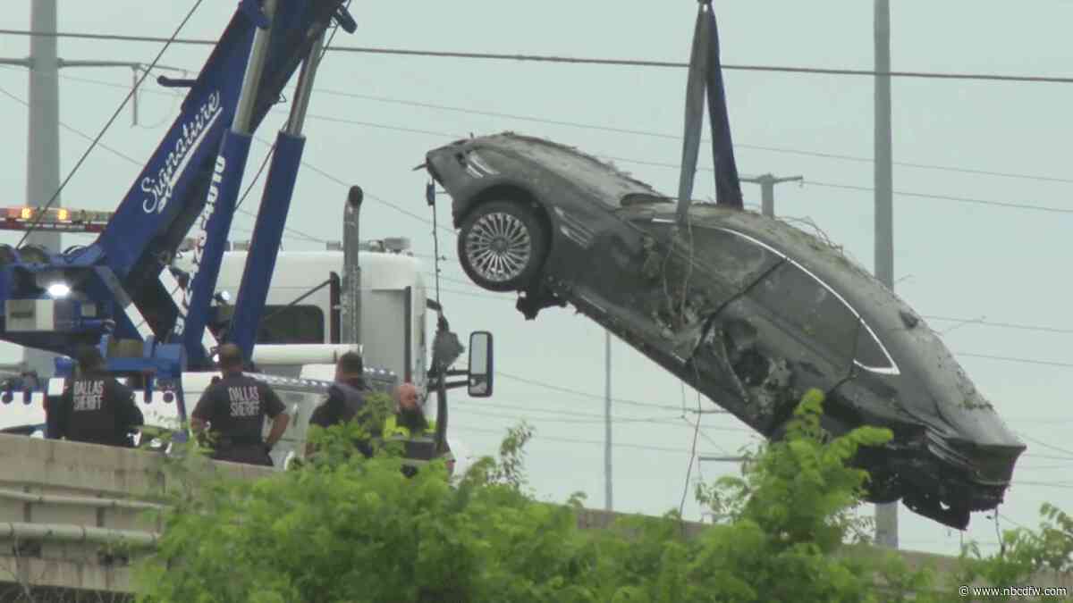 Witnesses: Car pinned, dragged by 18-wheeler before going over bridge in Dallas